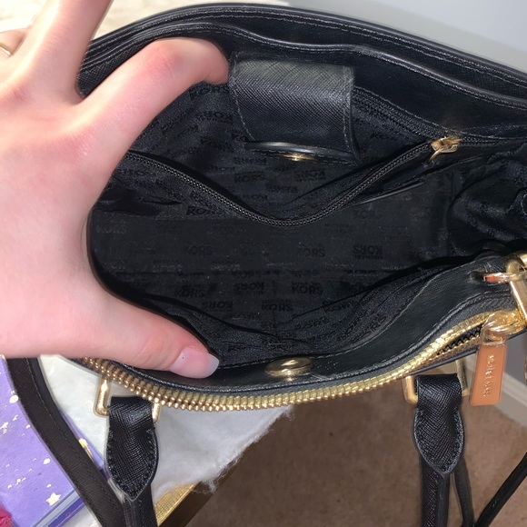 Black and gold Michael Kors Purse - Picture 3 of 3